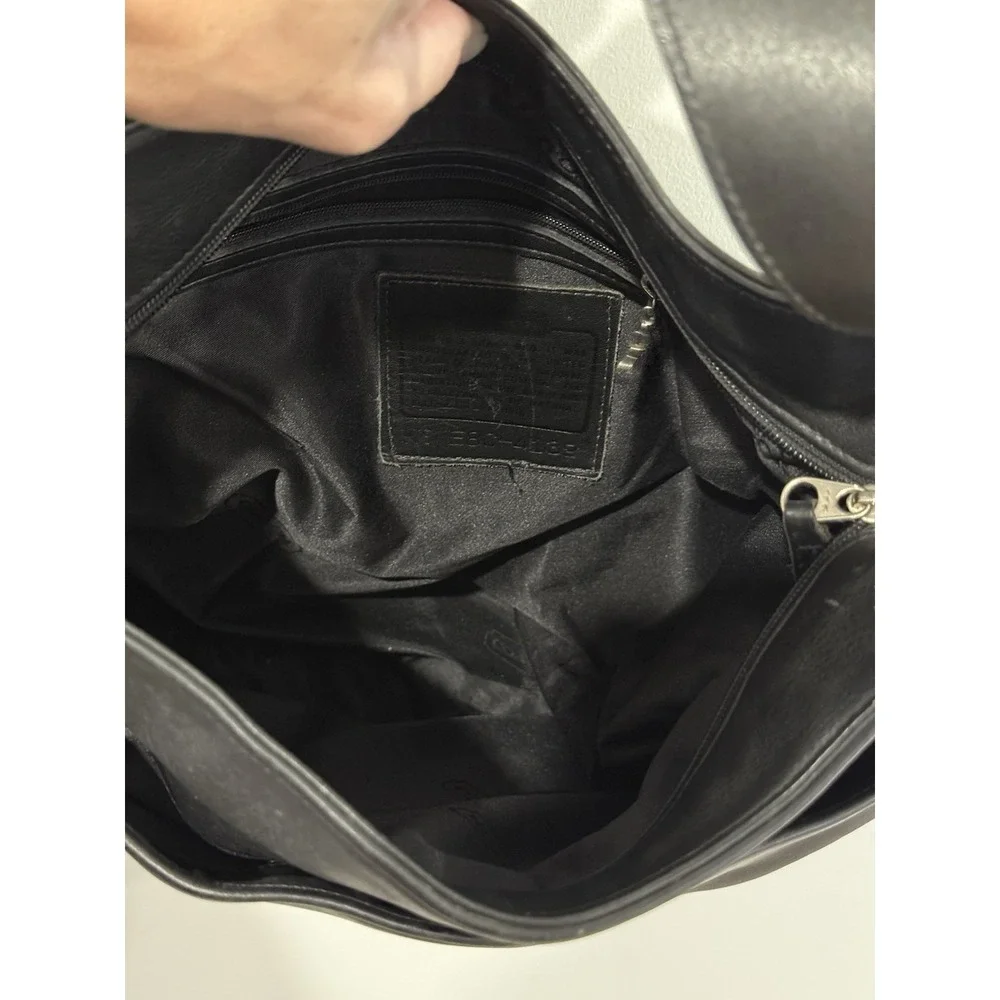 Coach shoulder style it